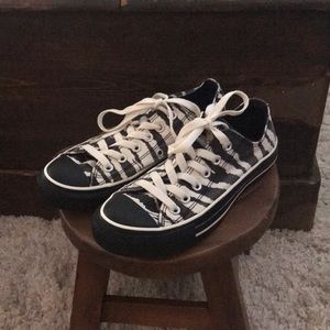 Converse black and white zebra stripe.